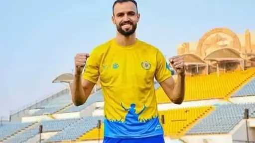 فيفا يوقف قيد الإسماعيلي بسبب مستحقات حمدي النقاز