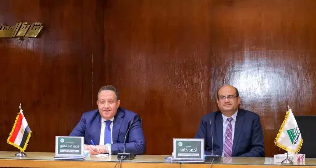 نقيب المهندسين يلتقي مديري الإدارات بالنقابة لصياغة خطط تطوير العمل وتعزيز كفاءة الخدمات