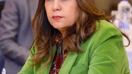 وزيرة التنمية المحلية والبيئة توجه بتنظيم حملات توعوية للأسواق ومحلات الدواجن والأسماك في نطاق محافظة الجيزة