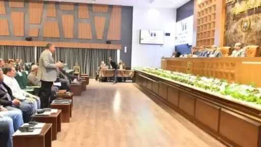 محافظ أسيوط يتابع مشروعات حياة كريمة ويشدد على الالتزام بالجداول الزمنية