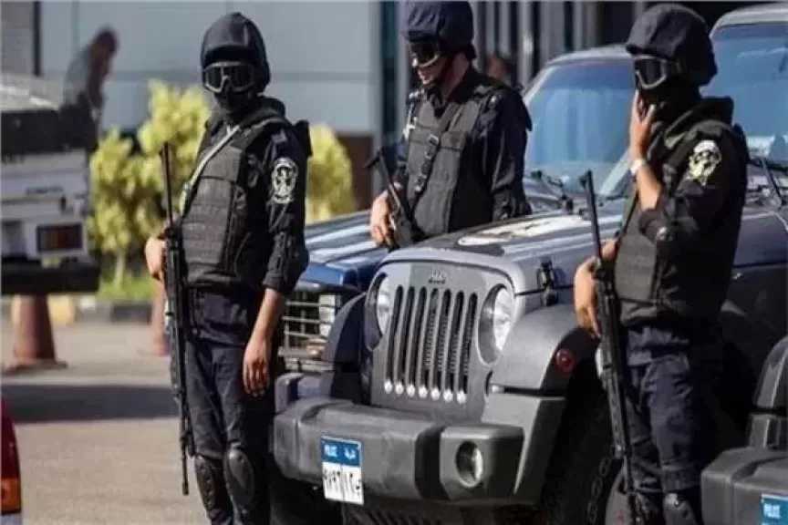 القبض على نجل لاعب سابق بمنتخب مصر بحوزته مواد مخدرة