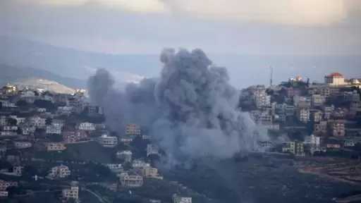 السيطرة على حريقين بمنشآت حَبشان للغاز إثر سقوط شظايا في أبوظبي