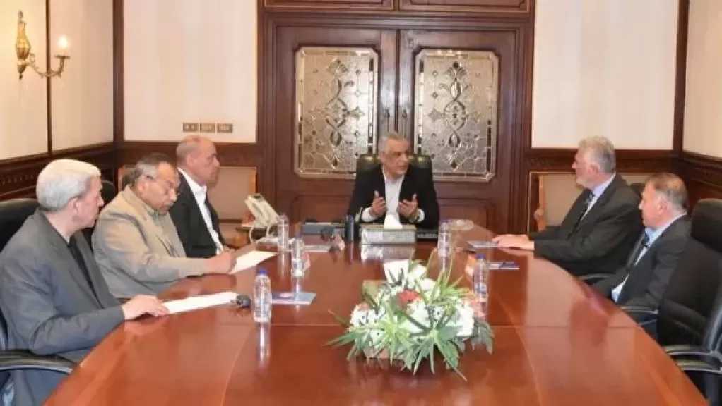 وزير الدولة للإنتاج الحربي يتابع مستجدات تصنيع الطلمبات الغاطسة والمحركات الكهربائية