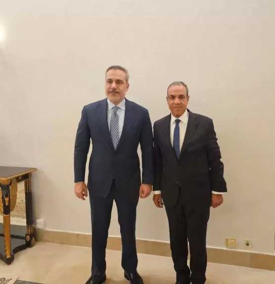 وزير الخارجية يلتقي نظيره التركي في إسلام آباد لبحث العلاقات الثنائية وتنسيق جهود خفض التصعيد