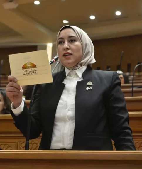 النائبة صافيناز طلعت: باقة الإنترنت تنتهي أول عشر أيام من الشهر