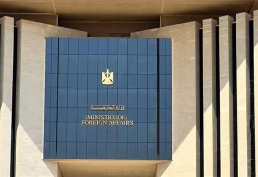 مصر تدين الاعتداءات التي استهدفت منشآت عسكرية ومدنية بالكويت