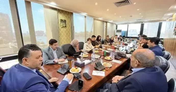 الصناعات النسيجية تبحث مع وفد صيني فرص الاستثمار وتوطين الصناعات بقطاع الغزل والنسيج