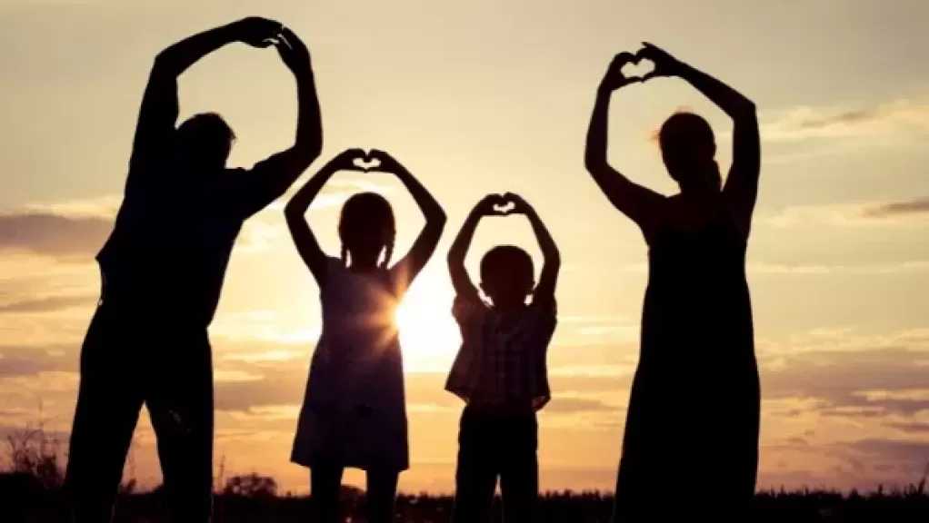 استشاري: قرار غلق المحلات 9 مساءً فرصة لإعادة التوازن النفسي وبناء العلاقات