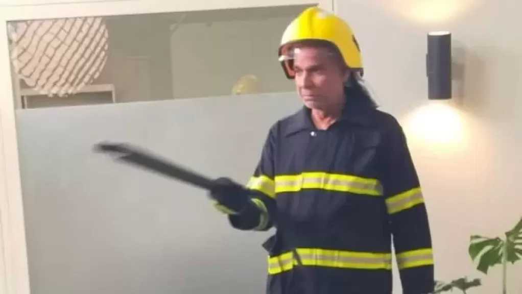 البزاوي يمازح جمهوره بشأن قرار الغلق المبكر للمقاهي