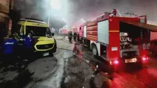 الحماية المدنية تجرى عمليات تبريد لموقع حريق مصنع ومخزن حلمية الزيتون