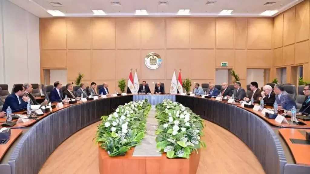 وزيرا الري والزراعة يؤكدان تعزيز الأمنين المائي والغذائي من خلال زيادة إنتاجية الفدان| صور