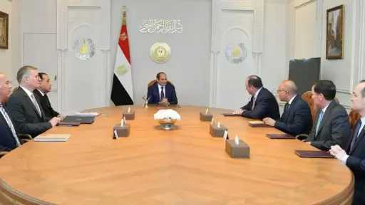 السيسي يوجه بمواصلة الإصلاحات الاقتصادية وتسريع تنفيذ حياة كريمة والتأمين الصحي الشامل