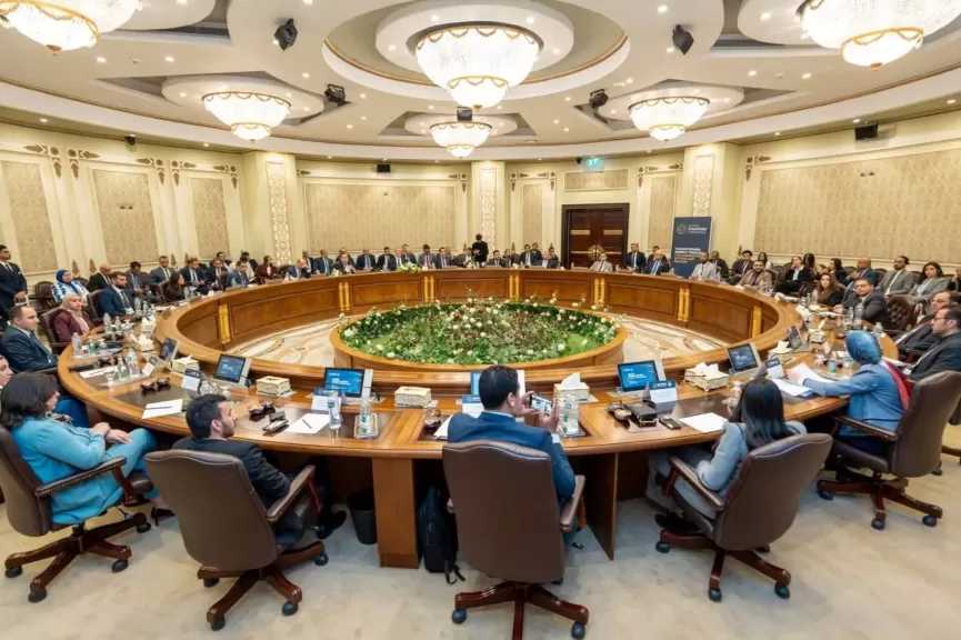 د. عبدالعزيز قنصوة: تطوير البرامج الدراسية لإعداد كوادر مؤهلة لقطاع الطاقة الجديدة والمتجددة