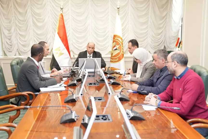 وزير العمل يتابع مع ممثلي شركة SGT للحلول الرقمية مستجدات تنفيذ منصة الخدمات الإلكترونية للوزارة