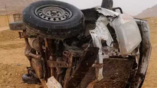 مصرع شخص وإصابة 2 آخرين في حادث انقلاب سيارة ربع نقل بسيوة