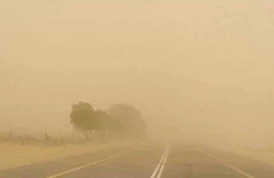 رياح مثيرة للرمال تضرب القاهرة.. والأرصاد تحذر من تدهور الرؤية