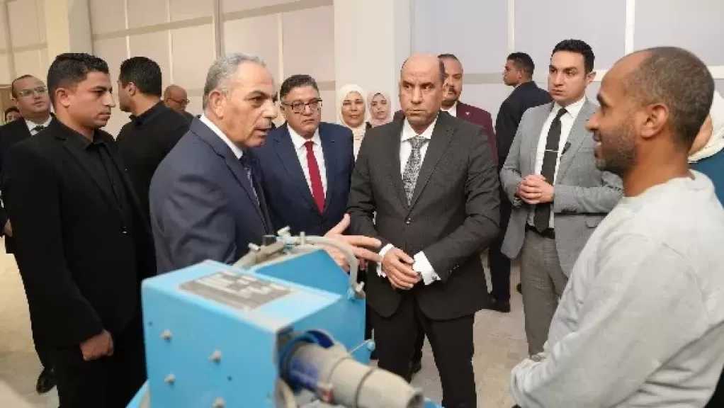 العمل: تسليم عقود لذوي الهمم وشهادات لخريجي التدريب المهني بالإسماعيلية