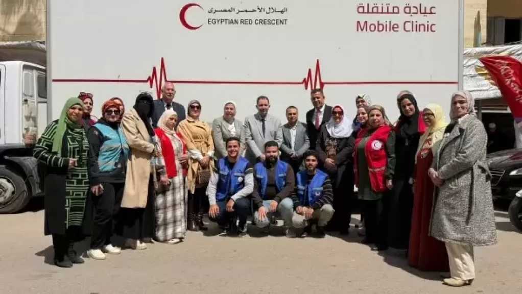 «الهلال الأحمر» يُطلق قوافل طبية لتقديم الرعاية الصحية للأهالي بـ 5 محافظات
