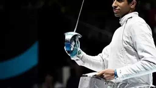 أحمد هشام يتوج بالميدالية البرونزية ببطولة العالم للناشئين والشباب للسلاح