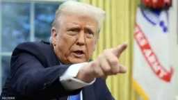 ترامب يهدد بقصف الجسور ومحطات الطاقة الكهربائية في إيران