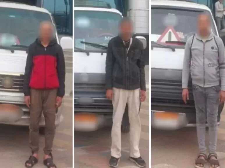 ضبط 5 سائقي ميكروباص لمخالفة التعريفة وتقسيم خط رمسيس الحصري بالجيزة