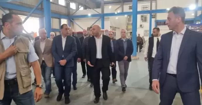 رئيس الوزراء يتفقد أحد مصانع تصدير البرتقال في بنها