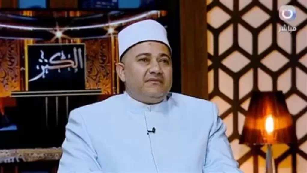 كيف وسوس إبليس لآدم داخل الجنة رغم طرده منها؟.. عالم بالأوقاف يُجيب