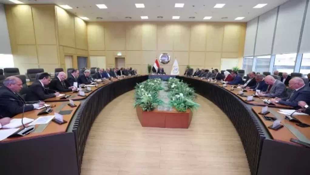 مع جودة الخدمة.. وزير النقل يوجه الهيئات والشركات بتخفيض النفقات وتعظيم الايرادات