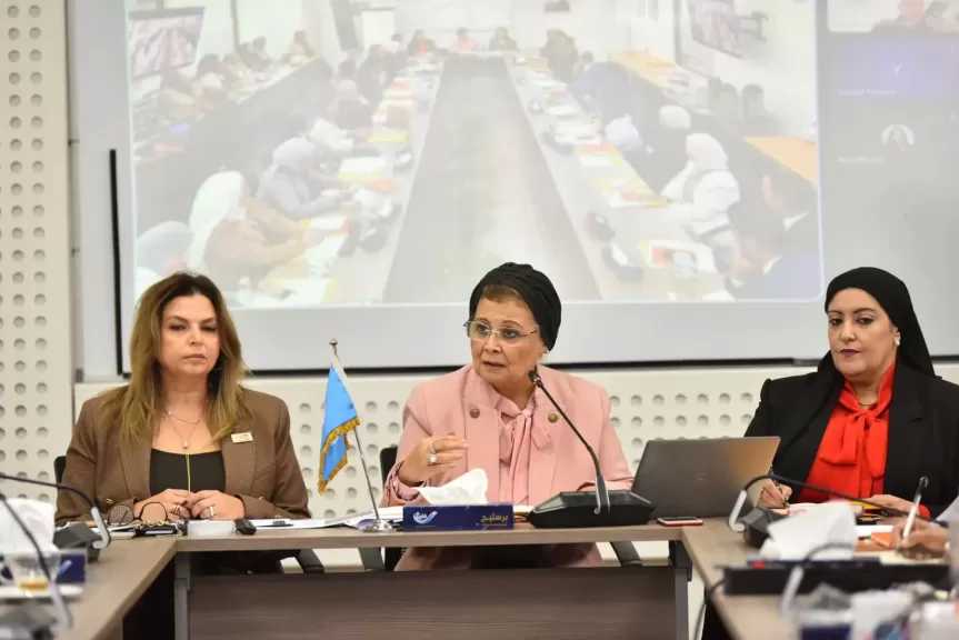 نائب وزير الصحة تشارك في مائدة مستديرة لتعزيز إتاحة وسائل تنظيم الأسرة بالقطاع الخاص