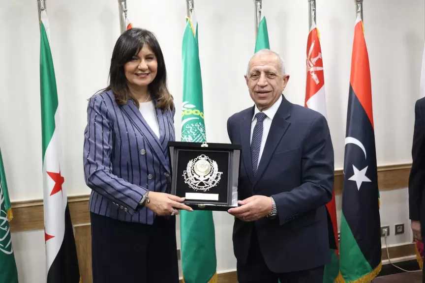 الأكاديمية العربية توقّع مذكرة تفاهم مع مؤسسة فاهم للدعم النفسي لتعزيز الصحة النفسية