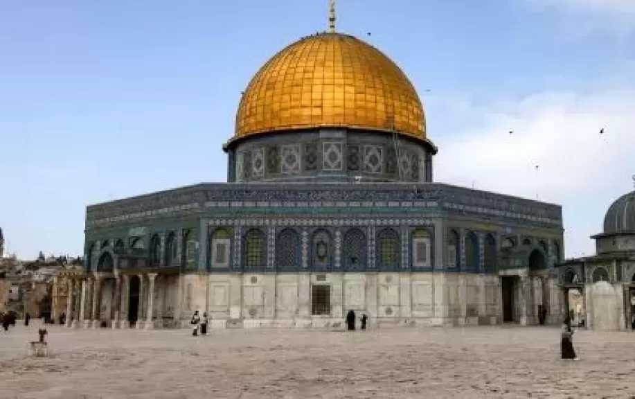 الاحتلال يواصل إغلاق المسجد الأقصى وكنيسة القيامة لليوم الـ37