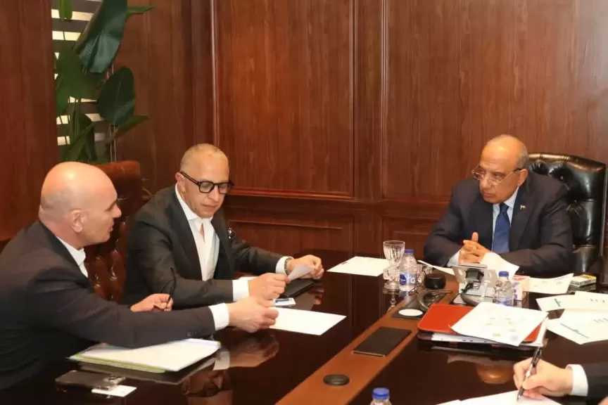 وزير الكهرباء يبحث مع مجموعة ”السويدي إليكتريك” مجريات تنفيذ مشروعات الشركة في إنتاج ونقل الكهرباء