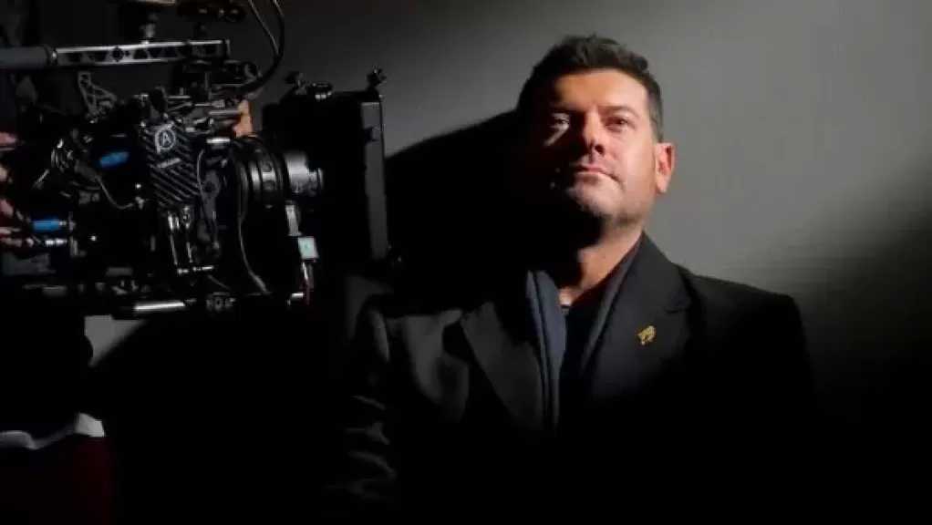 العرض قريبا.. عمرو يوسف يشارك جمهوره كواليس مسلسله ”الفرنساوي”