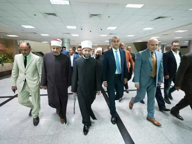 محافظ أسيوط يستقبل وزير الأوقاف خلال زيارته للمشاركة في افتتاح مؤتمر الفكر الإسلامي بجامعة الأزهر