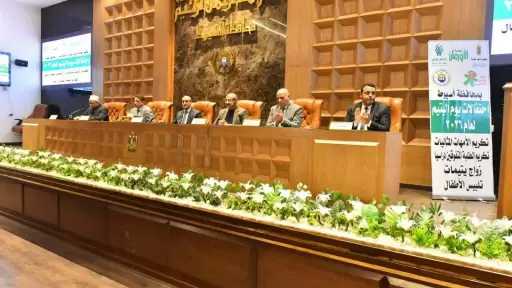 محافظ أسيوط يشهد احتفالية يوم اليتيم.. ويكرم الأمهات المثاليات