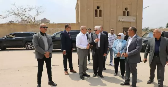 مستشار رئيس الجمهورية يتفقد أعمال التطوير الجارية بمنطقة القاهرة التاريخية