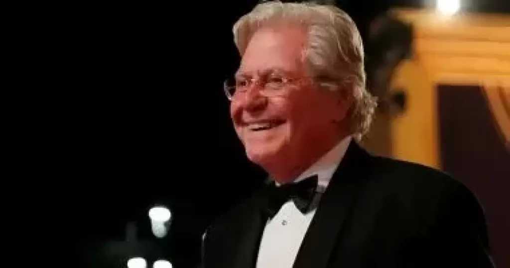 وزارة الثقافة تجدد اختيار حسين فهمى لرئاسة مهرجان القاهرة السينمائى