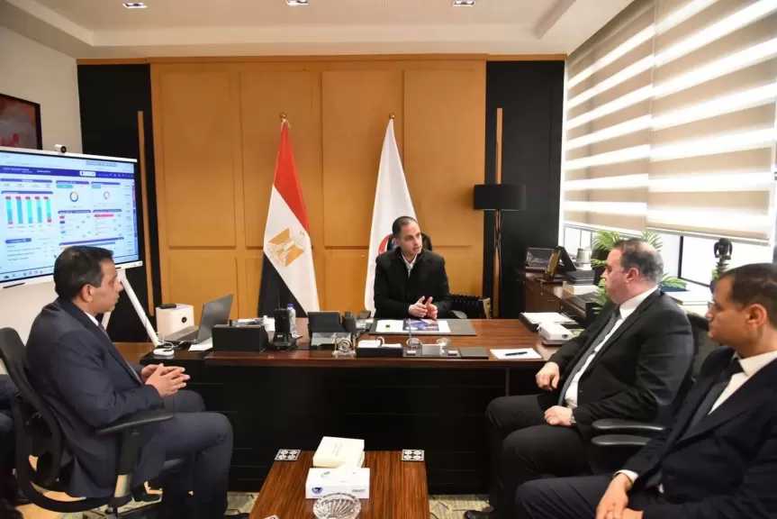 نائب وزير الصحة يناقش مع شركة «خبير» ميكنة الخدمات الصحية وتبادل المعلومات داخل منظومة رقمية متكاملة