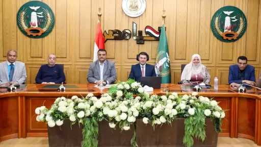 تنفيذاً لتوجيهات محافظ المنوفية.. السكرتير العام والمساعد يعقدان اجتماعا برؤساء الوحدات المحلية عبر تقنية الفيديو كونفرانس