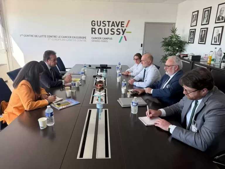 وزير الصحة يزور معهد جوستاف روسي بفرنسا ويبحث تعزيز التعاون مع مستشفى دار السلام هرمل