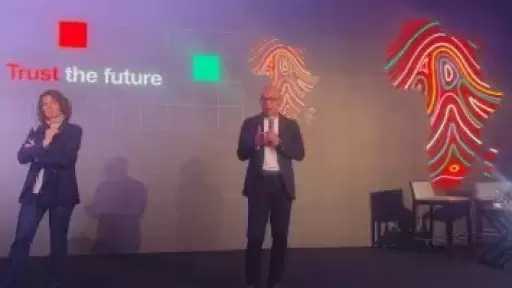 رئيس أورنج: نواجه التحديات الجيوسياسية بخدمات اتصال موثوقة ومستدامة