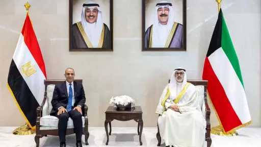 وزير الخارجية يعقد مباحثات مع نظيره الكويتي ويؤكد تضامن مصر الكامل مع دولة الكويت الشقيقة