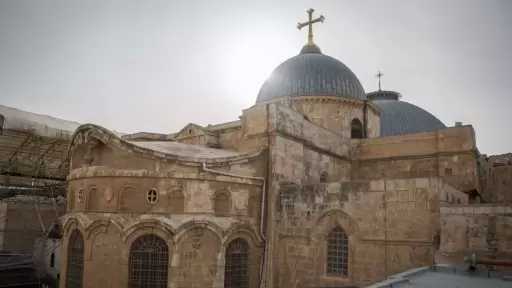 كنيسة القيامة بالقدس تحيي الجمعة العظيمة بعد إغلاق 40 يوما