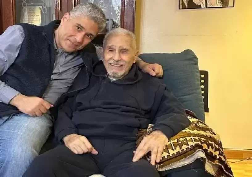 نجل عبد الرحمن أبو زهرة عن حالة والده: ننتظر نتيجة التحاليل لتقييم إمكانية فصله عن التنفس الصناعي