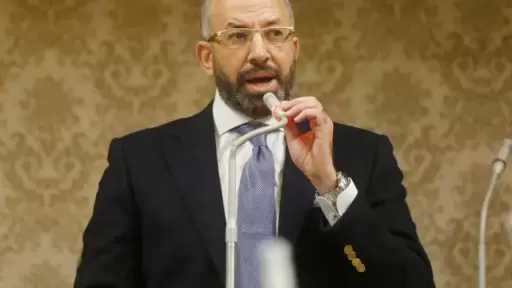 طلب إحاطة في البرلمان بشأن مشكلات تطبيق قانون فصل الموظف متعاطي المخدرات