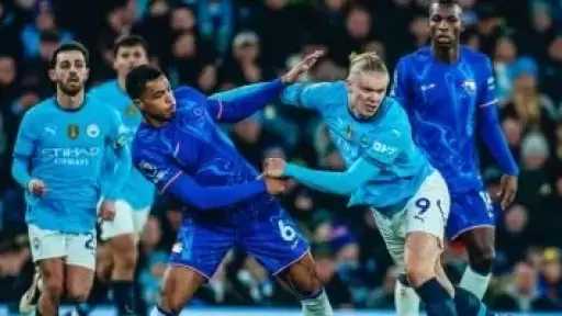 التشكيل الرسمي لقمة تشيلسي ضد مان سيتي في الدوري الإنجليزي.. مرموش بديلاً