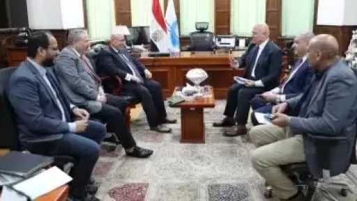 رئيس القابضة للمياه يناقش تحسين خدمات مياه الشرب والصرف الصحي