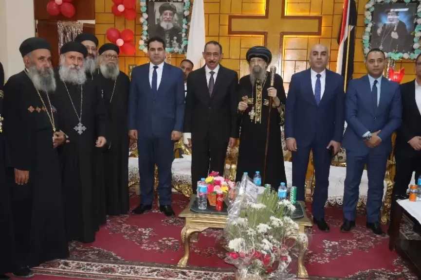 محافظ سوهاج يزور مطرانيات البلينا وجرجا للتهنئة بعيد القيامة المجيد.. صور