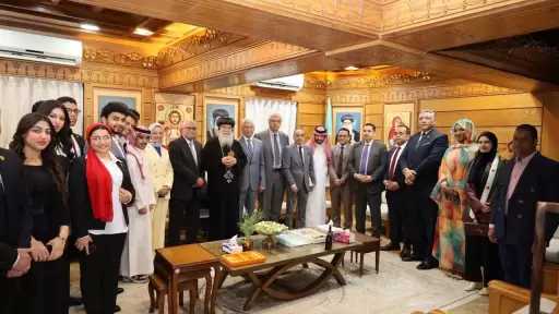 رئيس جامعة المنيا يقود وفدًا رسميًا لتهنئة كنائس المدينة بعيد القيامة المجيد