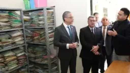 محافظ الجيزة يتفقد مقر الجهاز التنفيذى لمشروع الجبانات